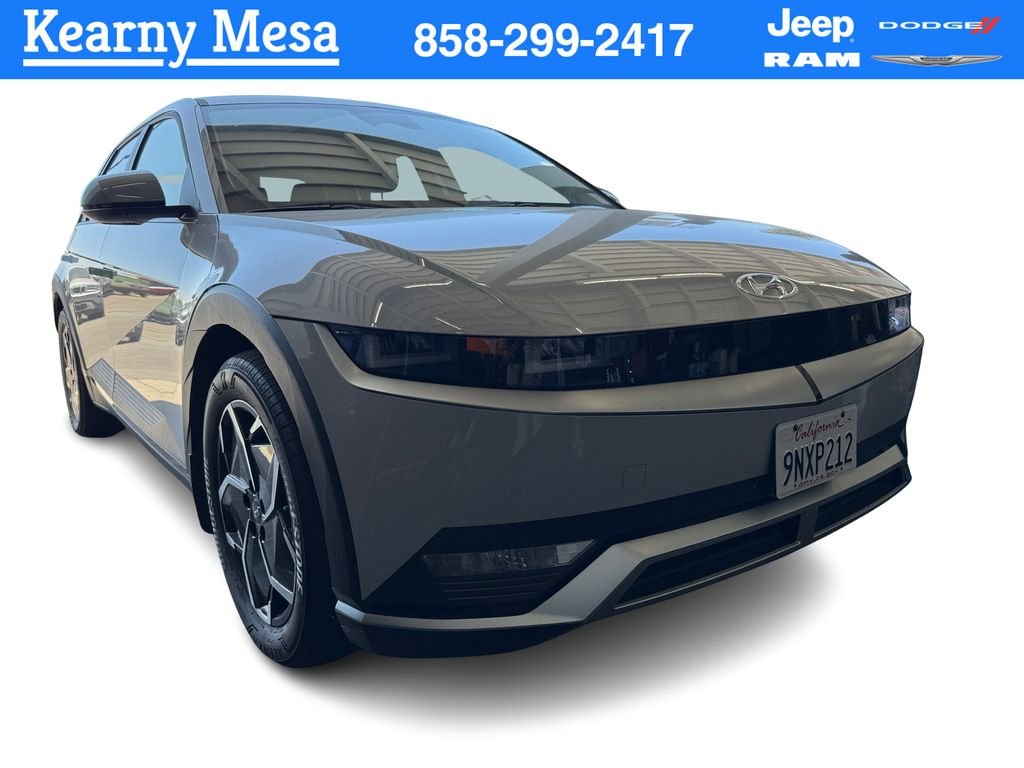 Used 2024 Gray Hyundai SE image 1