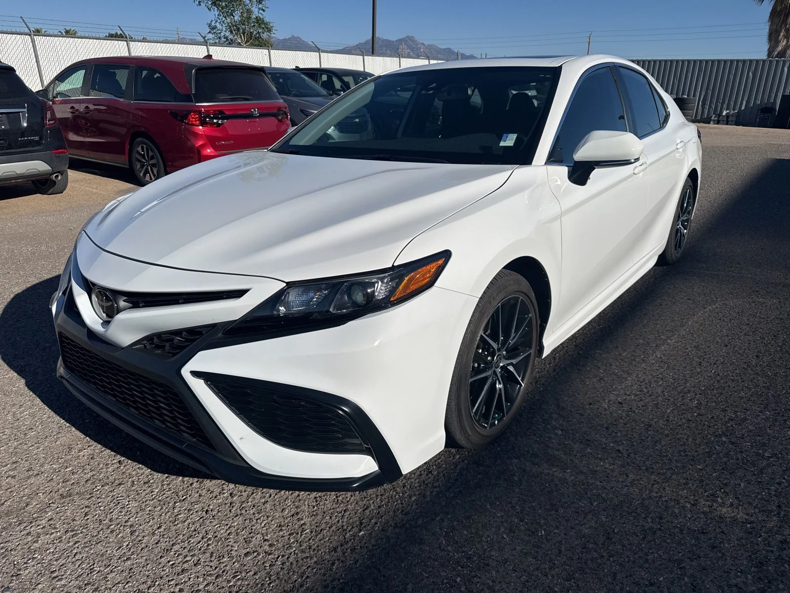 2023 Toyota Camry SE's photo