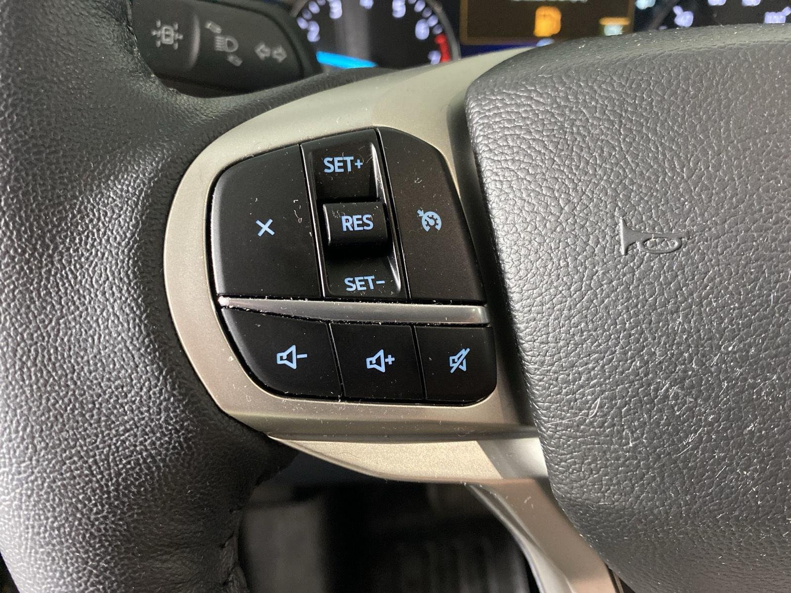 Used 2023 Agate Black Ford XLT image 18
