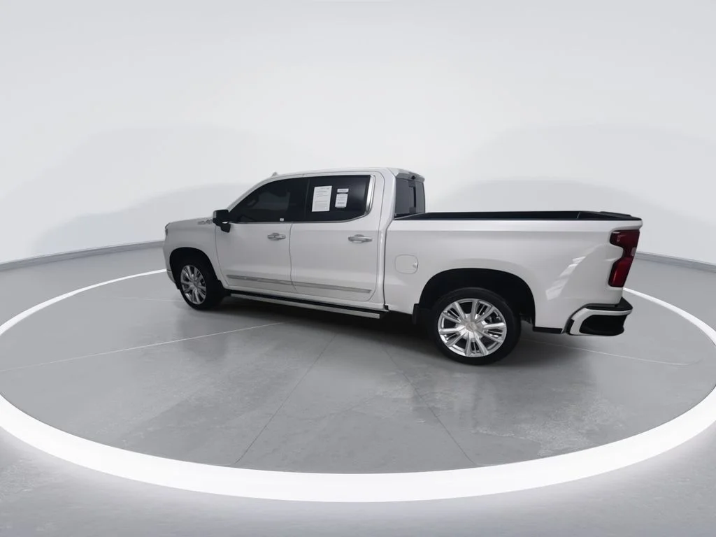 Used 2023 Beige Chevrolet High Country image 7