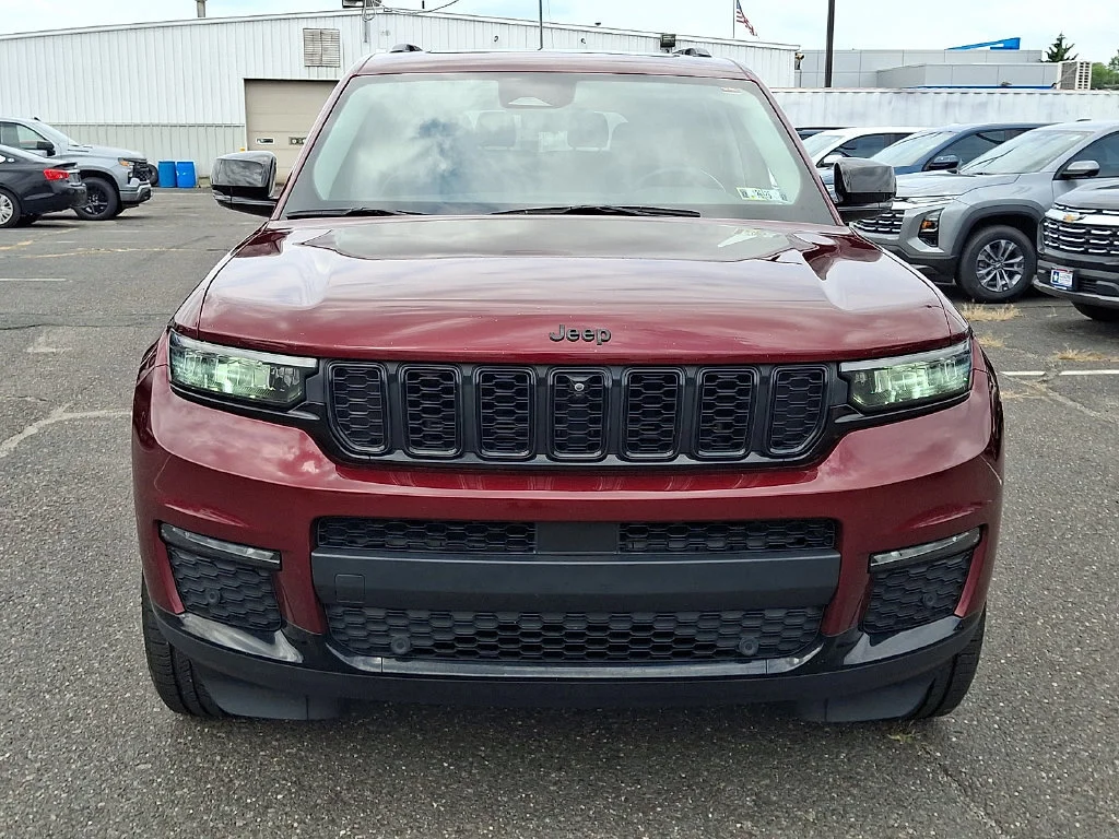 Used 2022 Velvet Red Pear Jeep Limited image 4