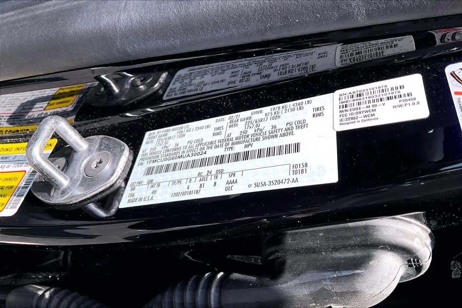 Used 2021 Agate Black Metallic Ford SE image 31