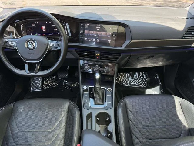 Used 2019 Gray Volkswagen SEL Premium image 17