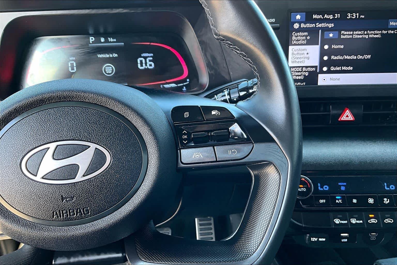 Used 2025 Abyss Black Hyundai SEL Sport image 23