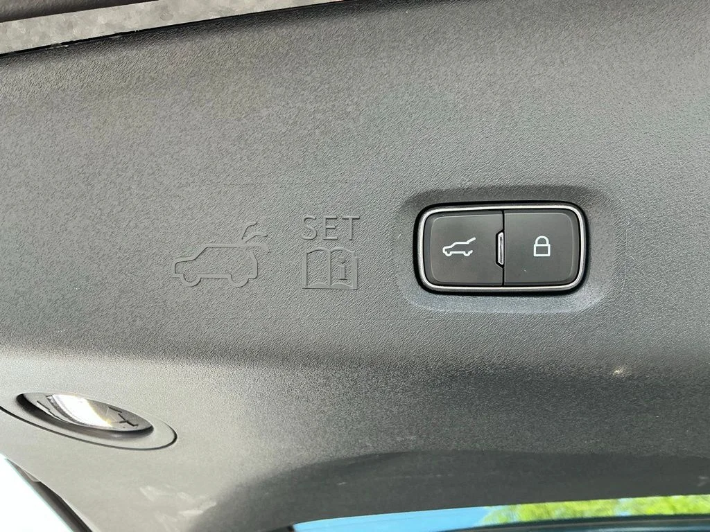 Used 2025 Black Ford Active image 24