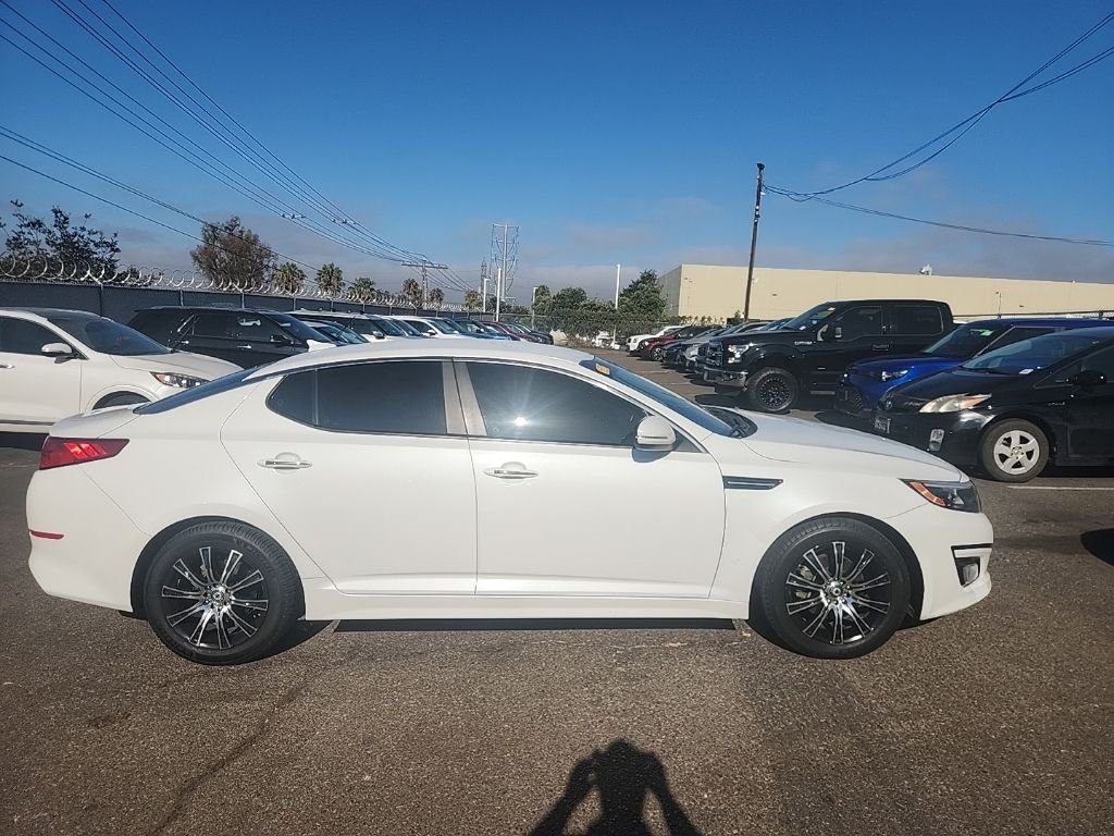 Used 2015 Snow White Pearl Kia EX image 17