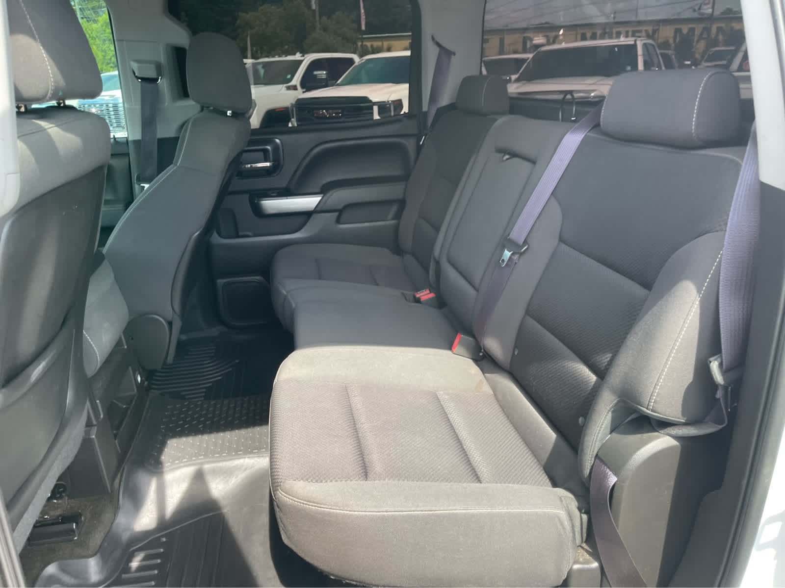 Used 2015 SUMMIT WHITE Chevrolet LT image 23