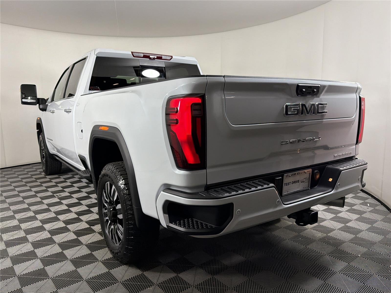 New 2026 Glacier White Tricoat GMC Denali Ultimate image 4