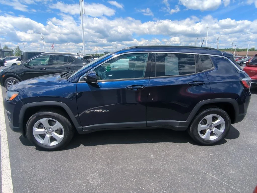 Used 2021 Blue Jeep Latitude image 5