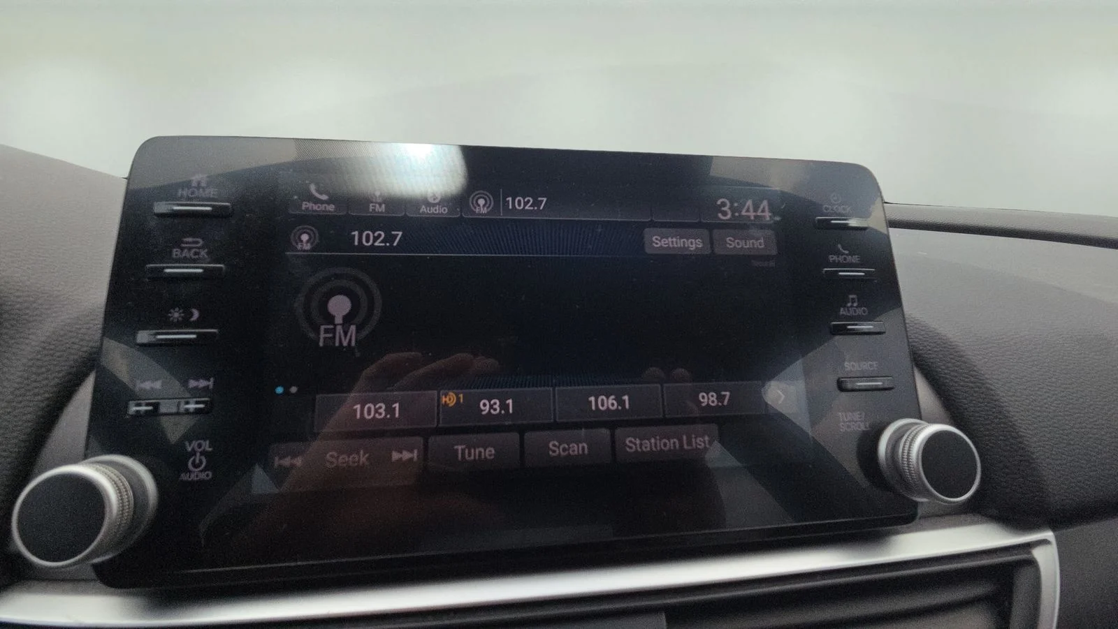 Used 2018 Gray Honda EX-L image 7