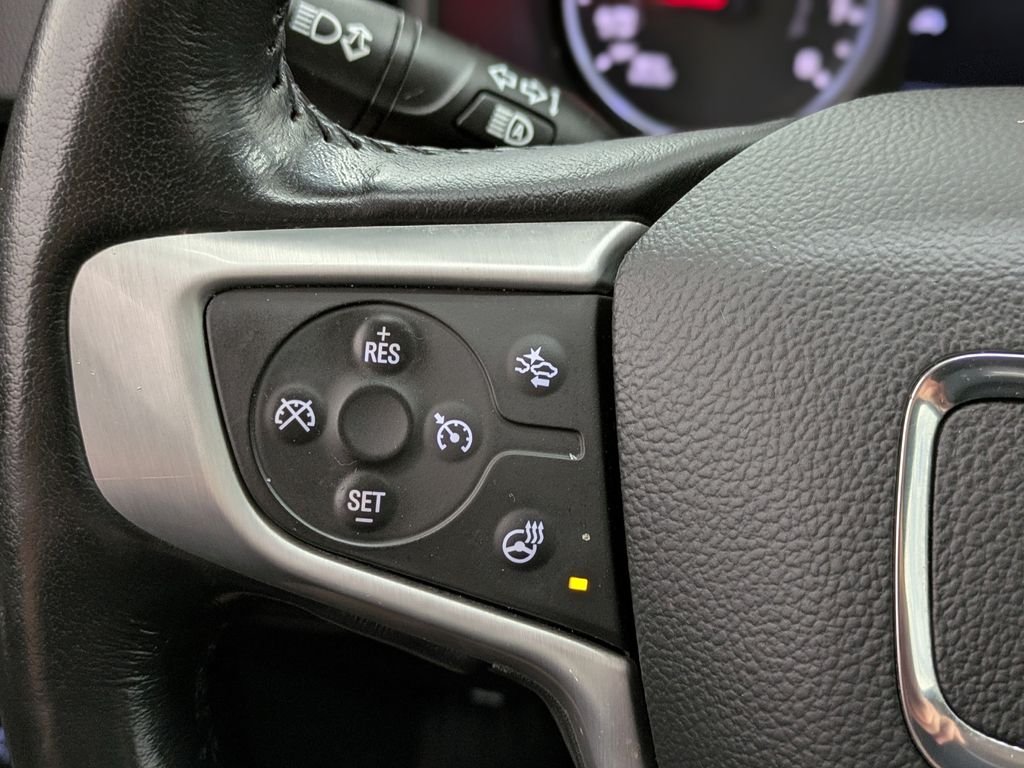 Used 2022 White GMC SLT image 6