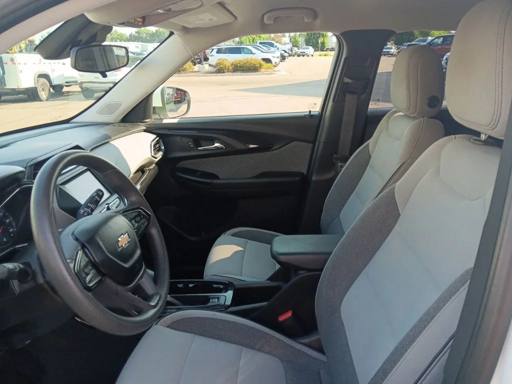 Used 2021 Summit White Chevrolet LT image 14