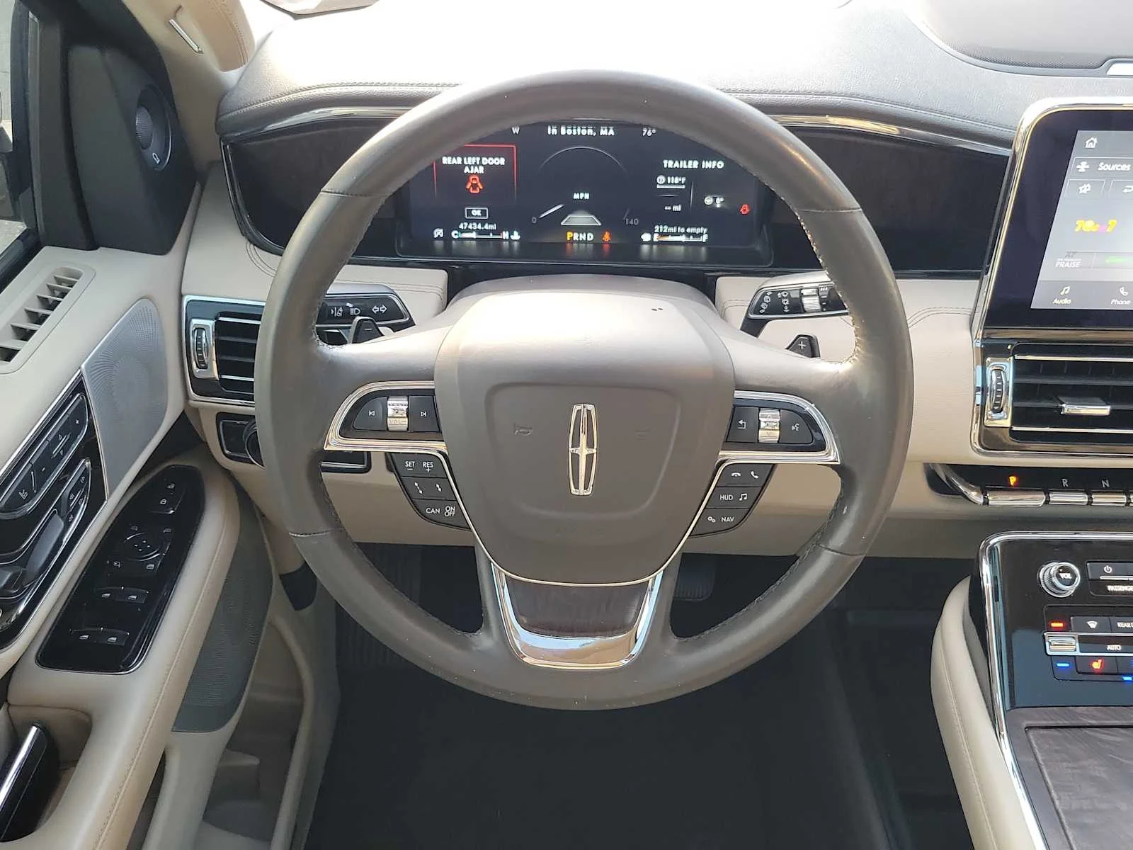Used 2020 White Lincoln Reserve image 19