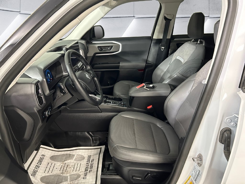 Used 2025 White Ford Badlands image 7