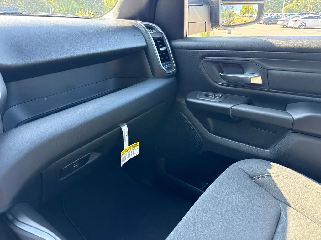 2026 RAM Ram 1500 Pickup Express - Photo 17
