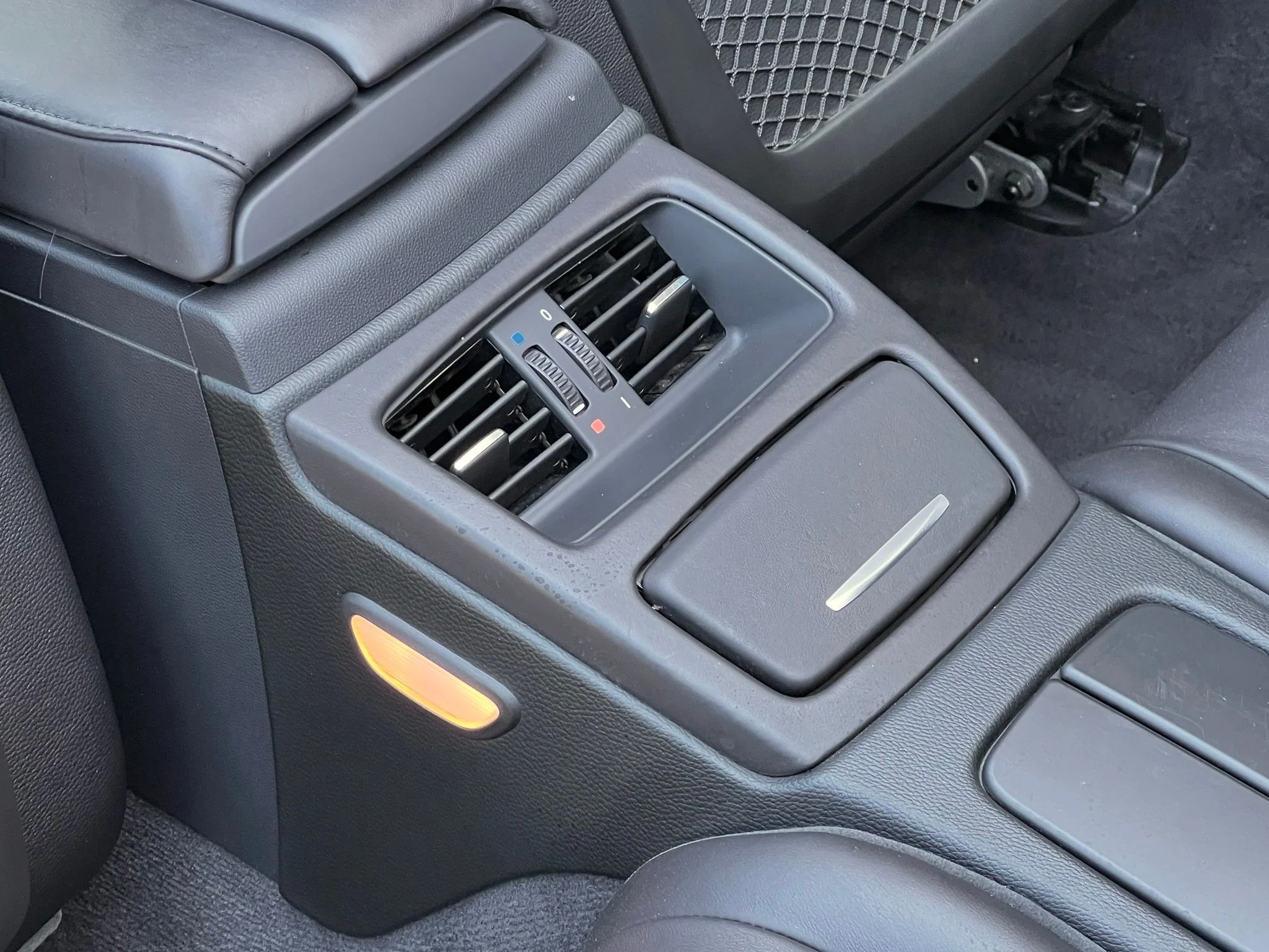 Used 2013 White BMW Base image 21