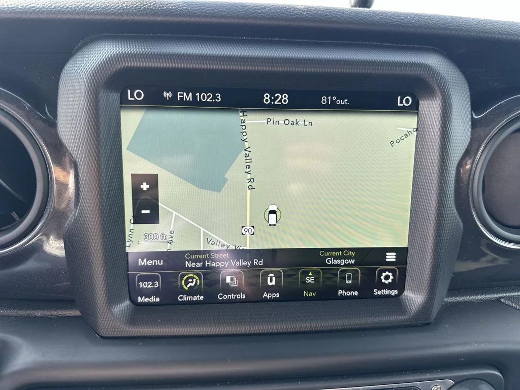 Used 2022 Black Jeep Altitude image 24