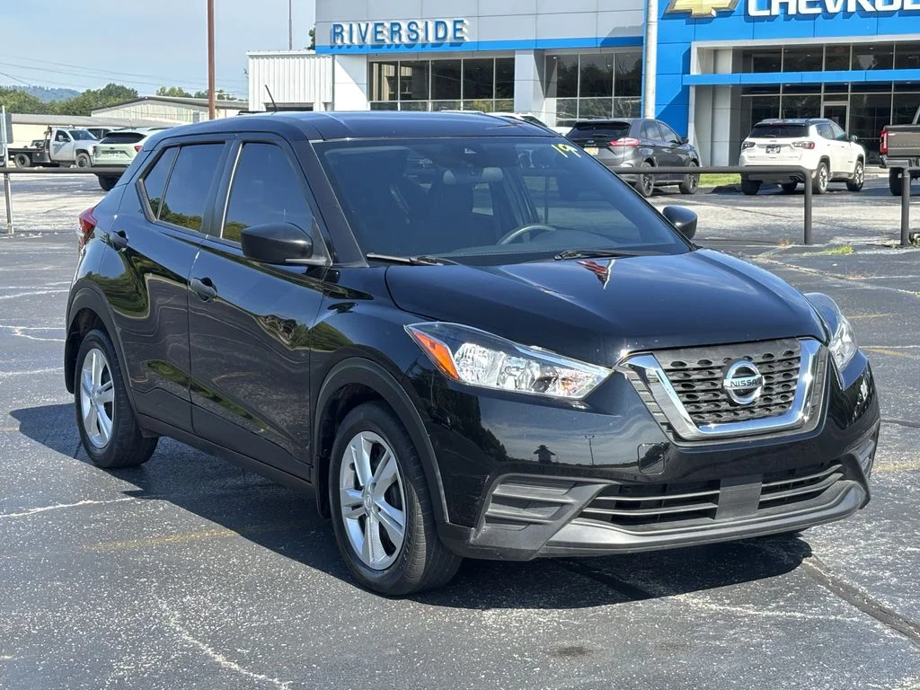 Used 2020 Black Nissan S image 4