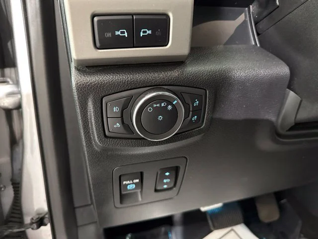 Used 2020 Silver Ford Lariat image 17