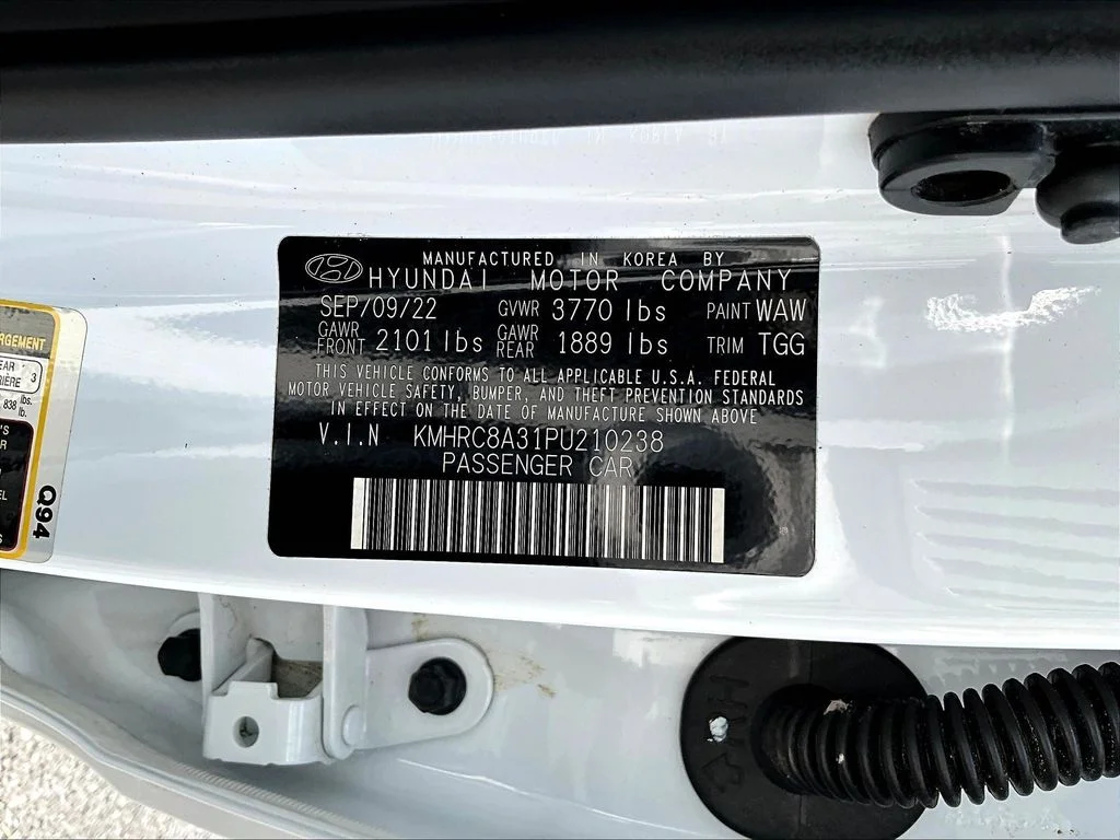 Used 2023 White Hyundai SEL image 18