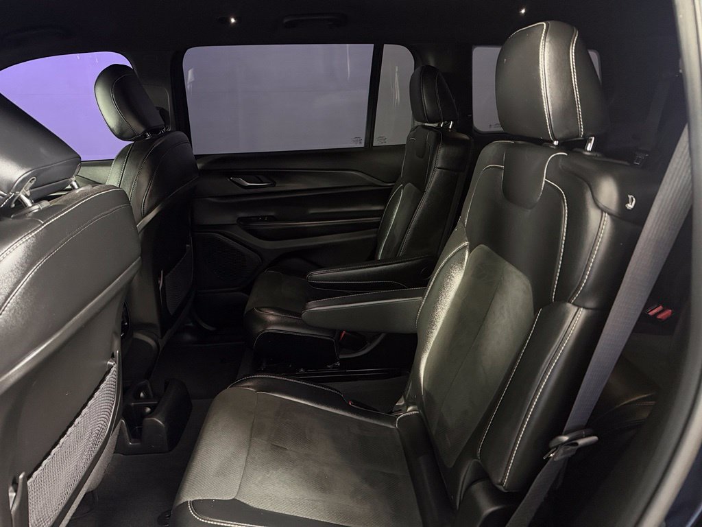 Used 2023 Black Jeep Altitude image 16