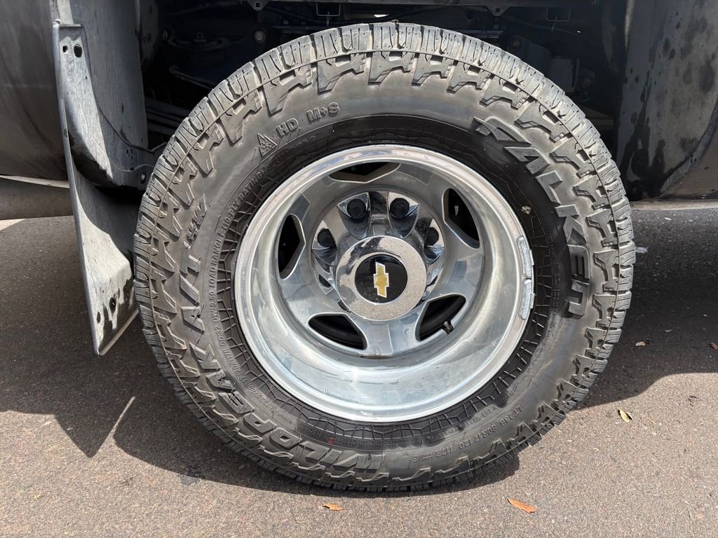 Used 2018 Silver Chevrolet LTZ image 5