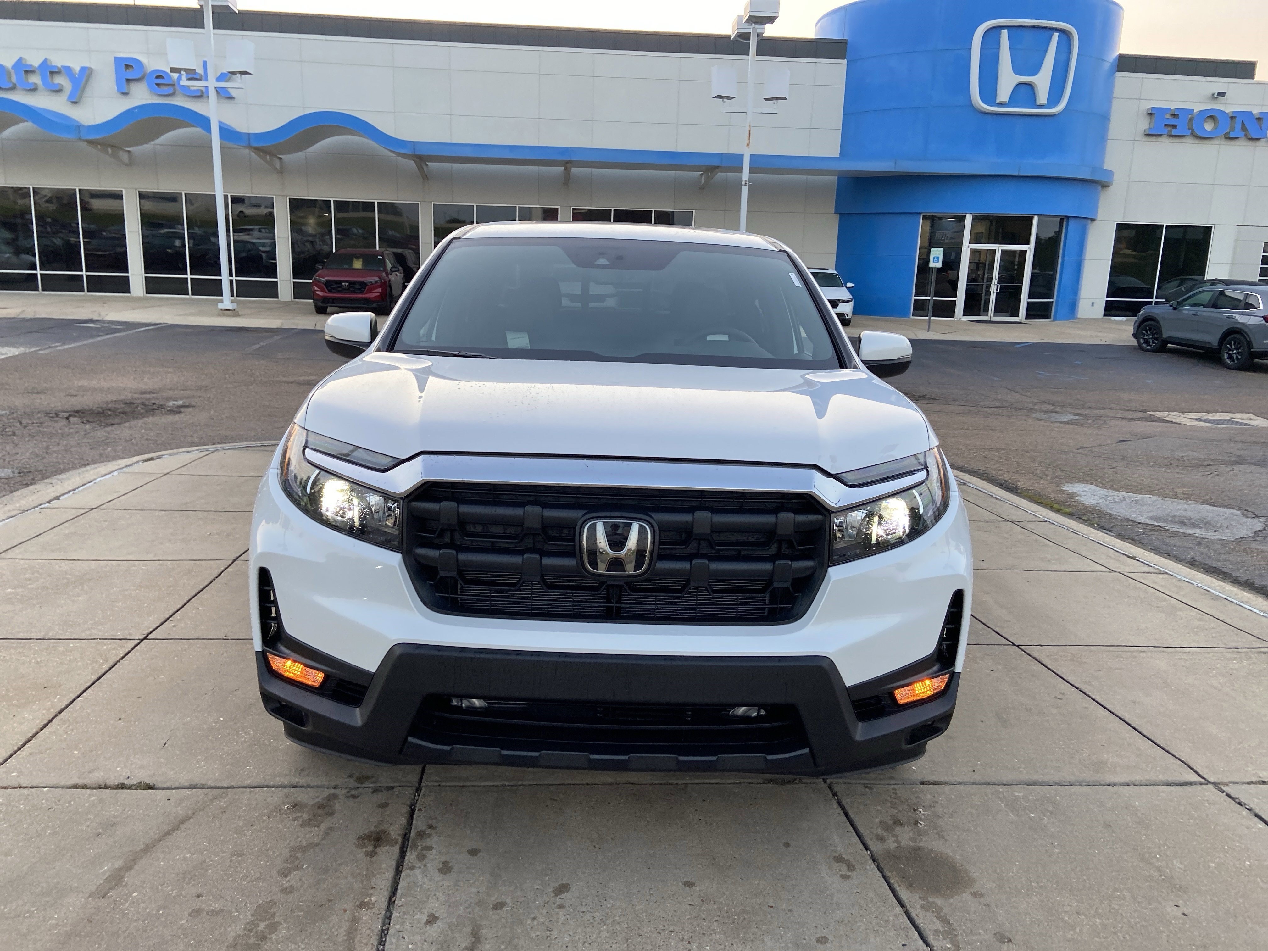 New 2026 Platinum White Pearl Honda RTL image 3