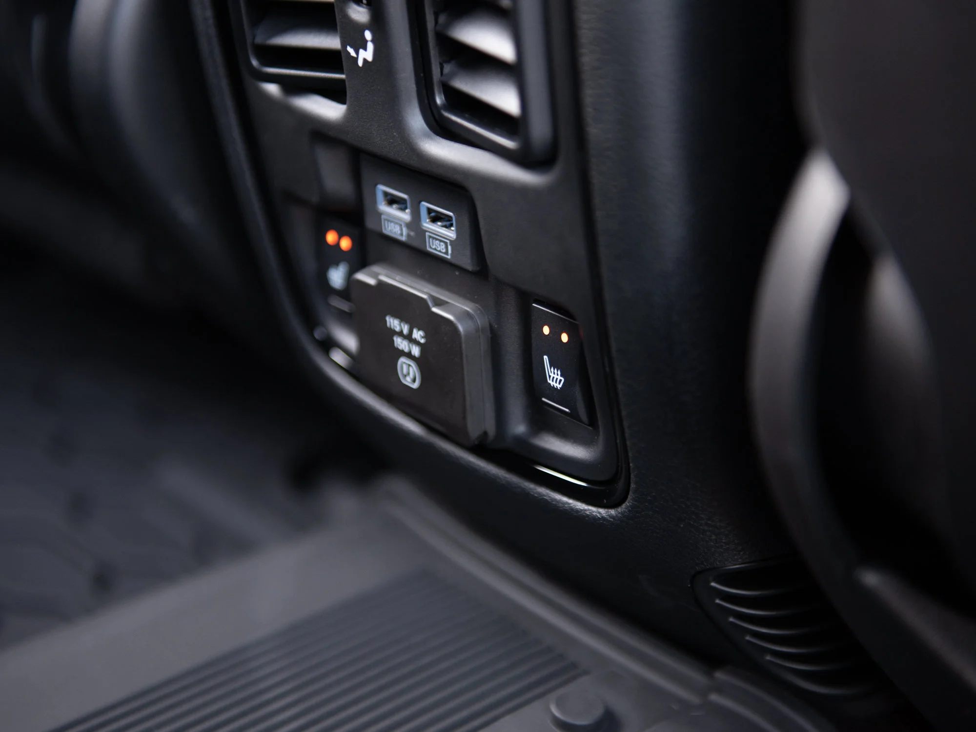 New 2026 Green Dodge GT HEMI V8 Plus* AWD, Sunroof, Remote Start, Ventilated/Heated Leather image 29