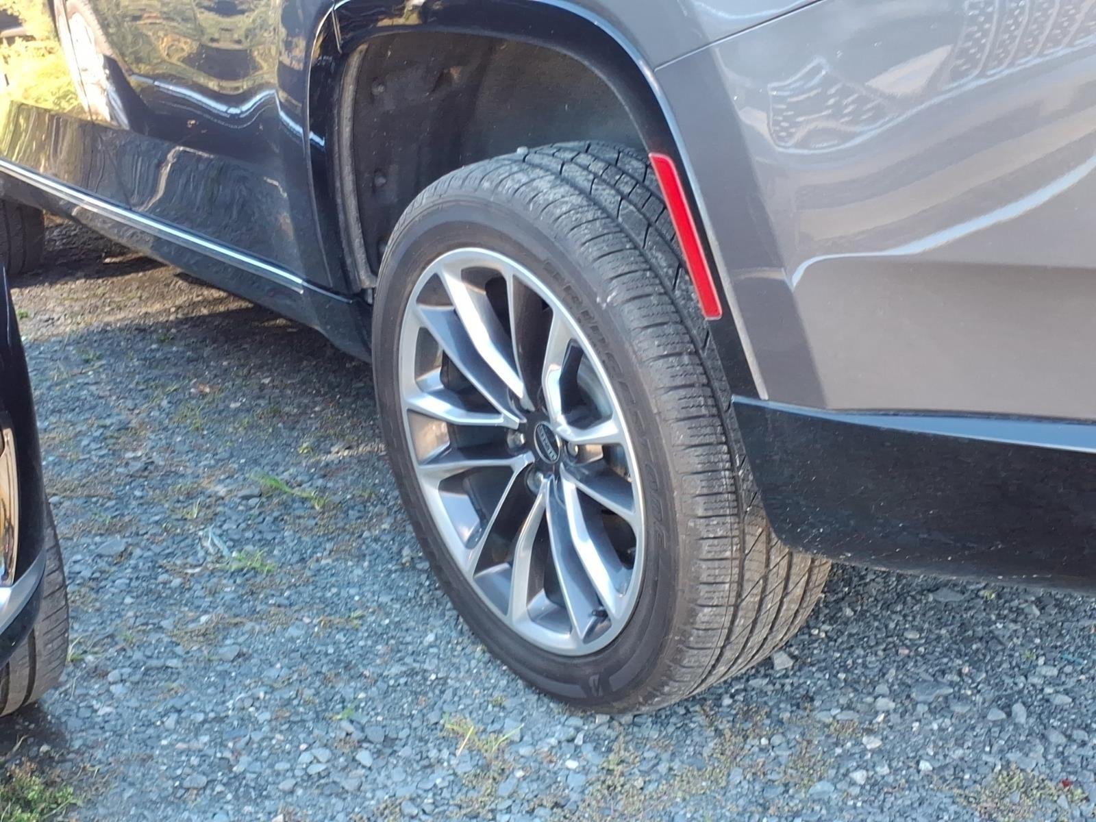 Used 2022 Baltic Gray Metallic Clearcoat Jeep Series III image 16