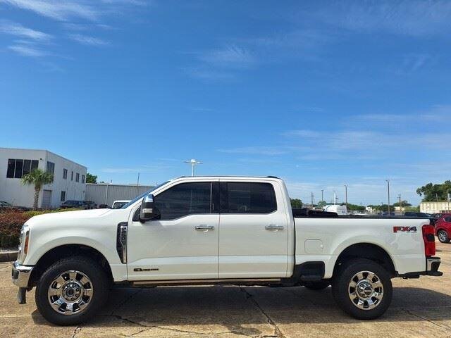 Used 2023 Star White Metallic Tri-Coat Ford LARIAT image 2
