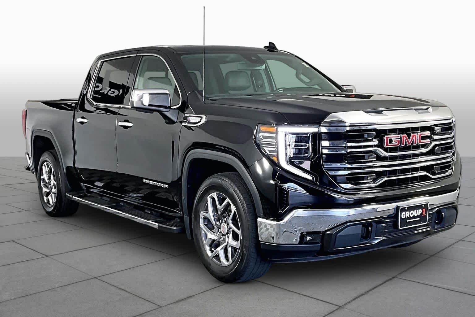 Used 2023 Onyx Black GMC SLT image 3