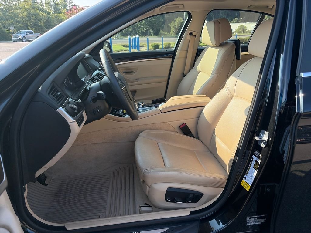 Used 2014 Jet Black BMW 535d image 10