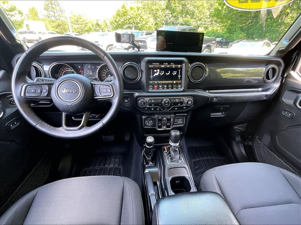 Used 2022 Black Jeep Sport image 19