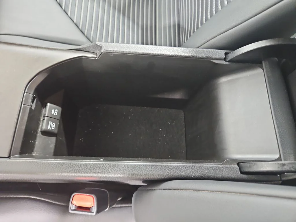 2022 Toyota Camry SE - Photo 25