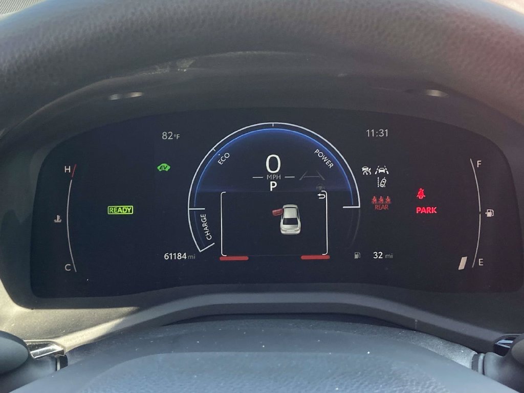 2025 Toyota Camry LE - Photo 34
