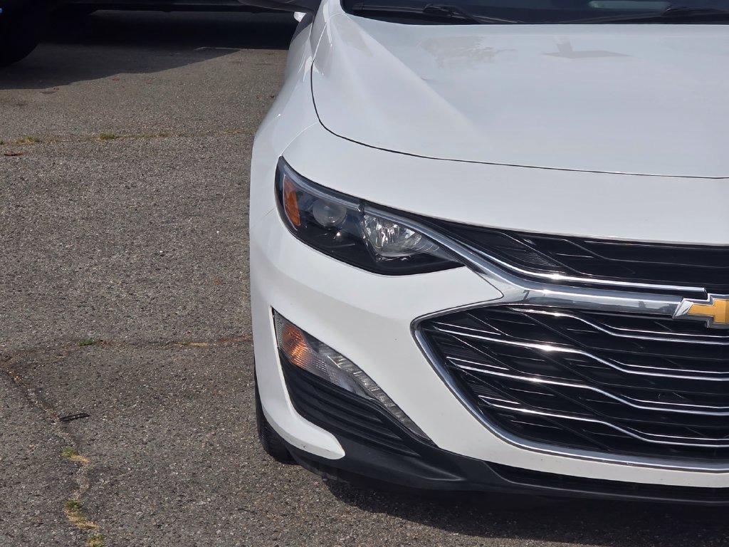 Used 2024 White Chevrolet LT image 3
