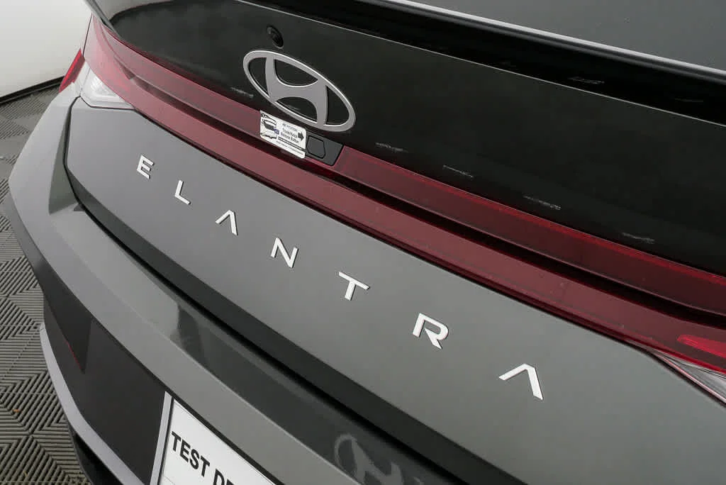 New 2026 Amazon Gray Hyundai SEL Sport image 13