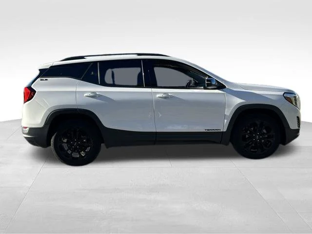 Used 2020 White GMC SLE image 10