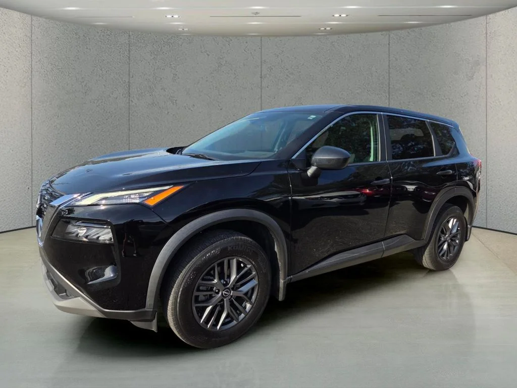 Used 2023 Black Nissan S image 9