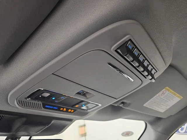 New 2026 Oxford White Ford F-350® Lariat® image 27