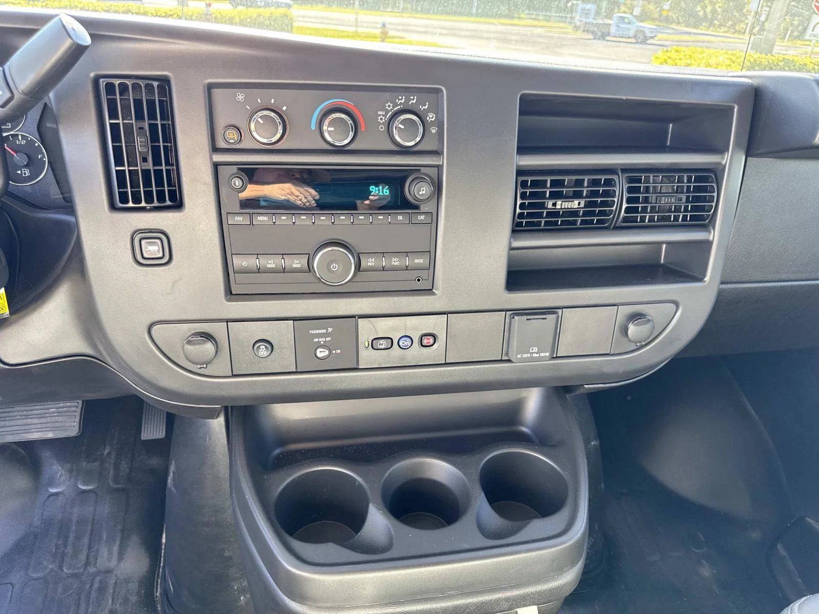 2025 Chevrolet Express Cargo Work Van - Photo 18