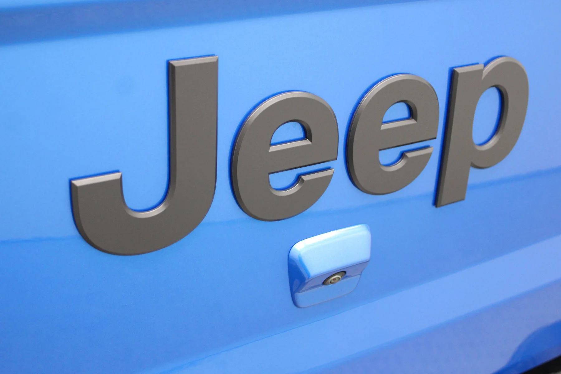 New 2026 Hydro Blue Pearl-Coat Exterior Paint Jeep Sahara image 18