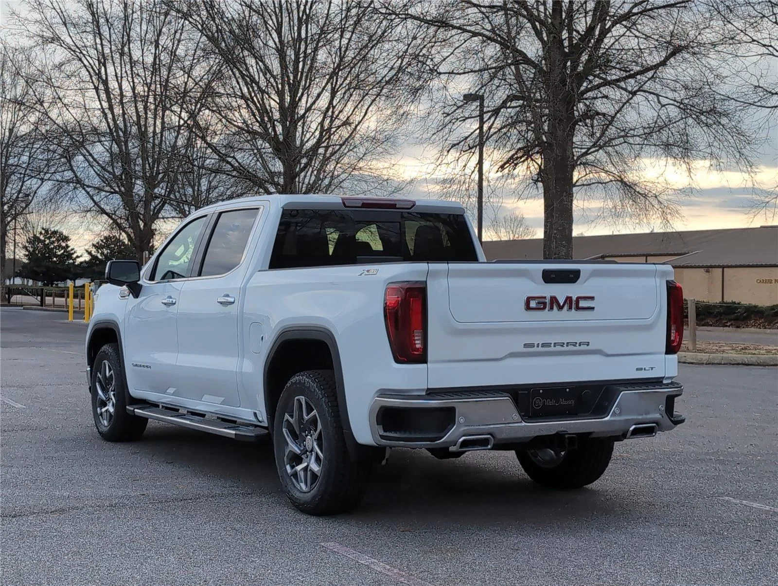 2026 GMC Sierra 1500 SLT - Photo 6