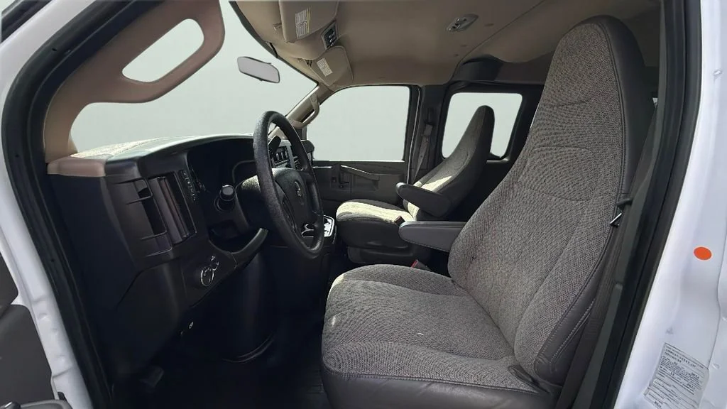 Used 2023 Summit White Chevrolet 1LS image 17