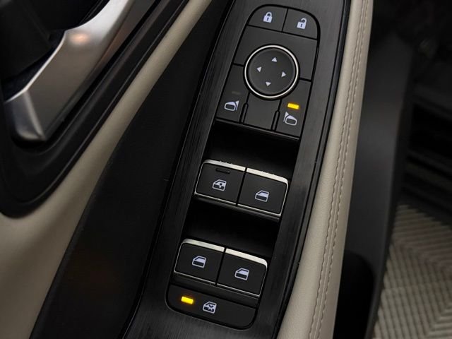 Used 2023 Super Black Nissan SL image 21