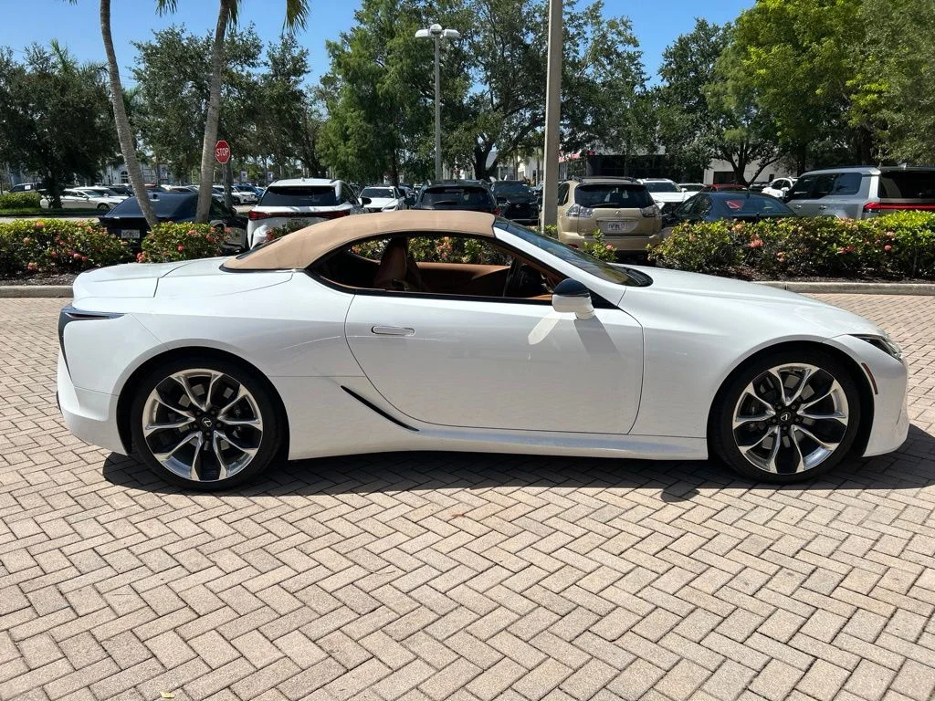 Used 2021 White Lexus 500 image 14