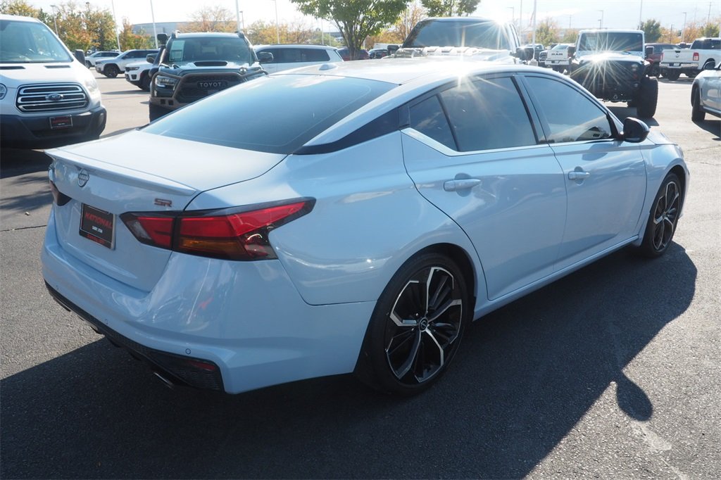 2023 Nissan Altima 2.5 SR photo 4