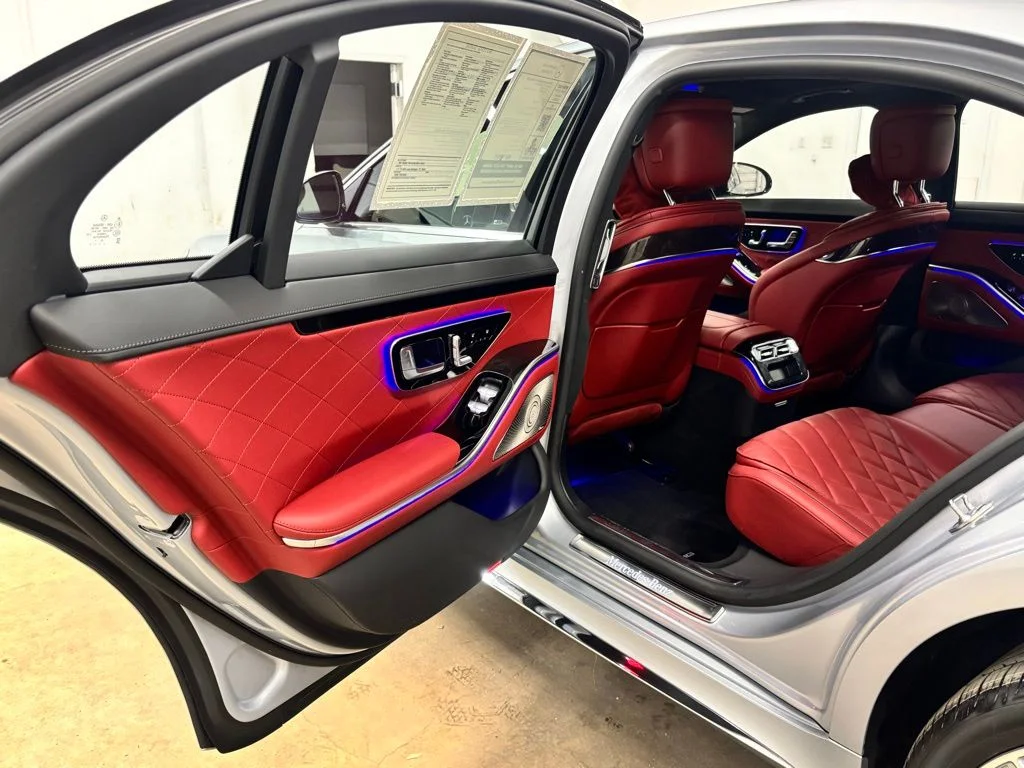 Used 2023 Silver Mercedes-Benz S 580 image 19
