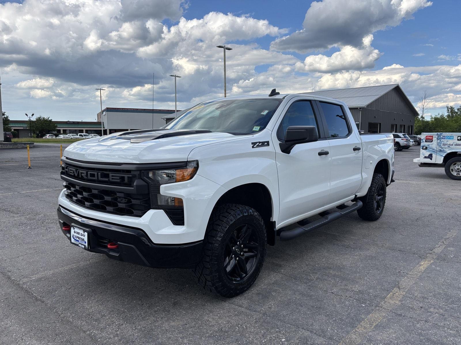 Used 2023 Summit White Chevrolet Custom Trail Boss image 3