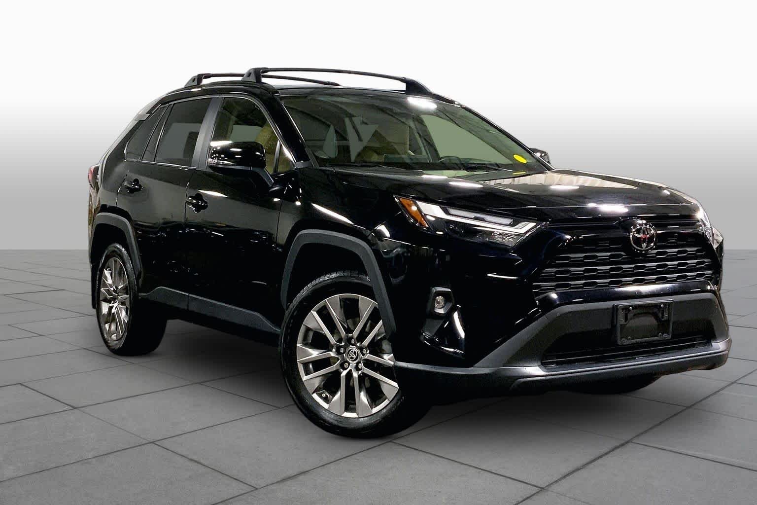 Used 2023 Midnight Black Metallic Toyota XLE Premium image 3